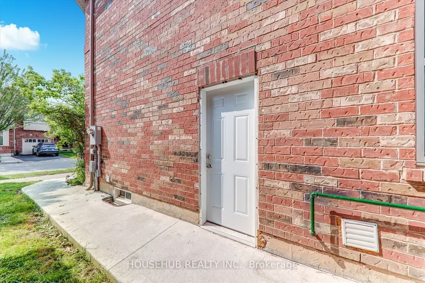 Beautiful legal 2-bedroom basement - Image 1