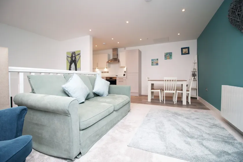 Stylish Maisonette, Walk to Beach - Image 1