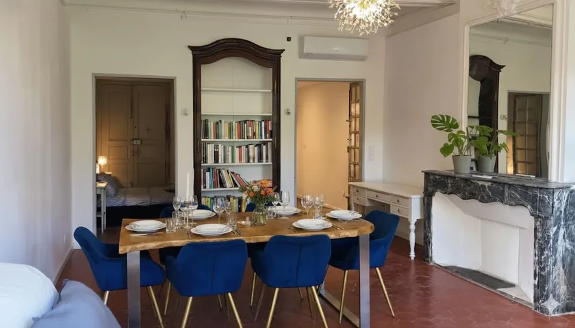 Spacious apartment in the heart of the city center - Image 1