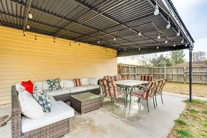 Charming Bungalow Getaway - Image 1