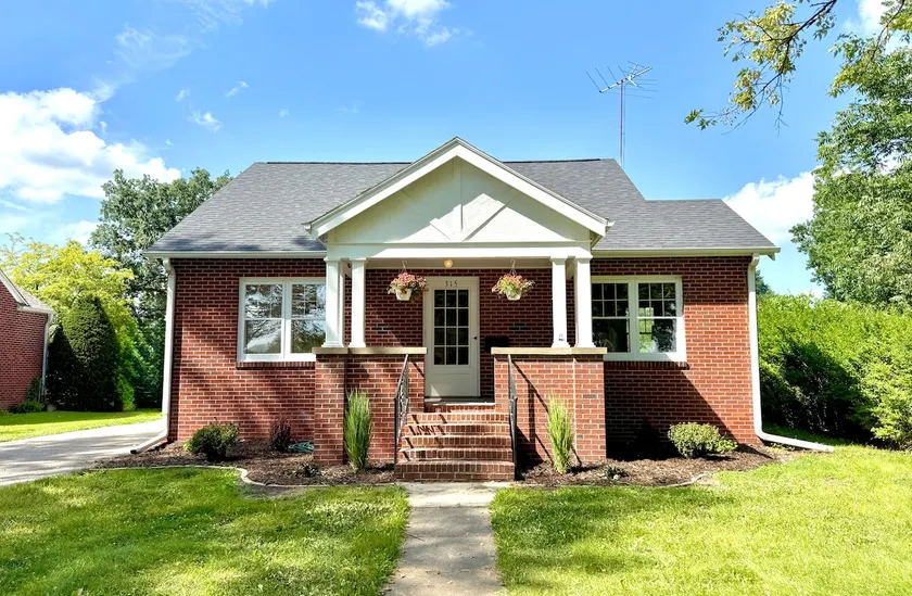 The Little Brick House - Walkable to the Square - Image 1