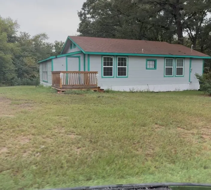 Lake House with a 2 Person Kayak and Pond - Image 1