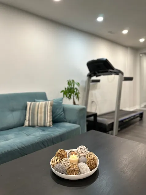 Bayview Village Apartment - Bright and Cozy - Image 1
