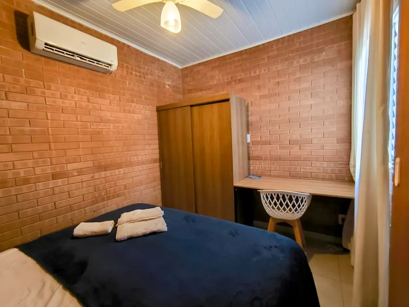 Eco-friendly, compact and cozy house with garage - Image 1