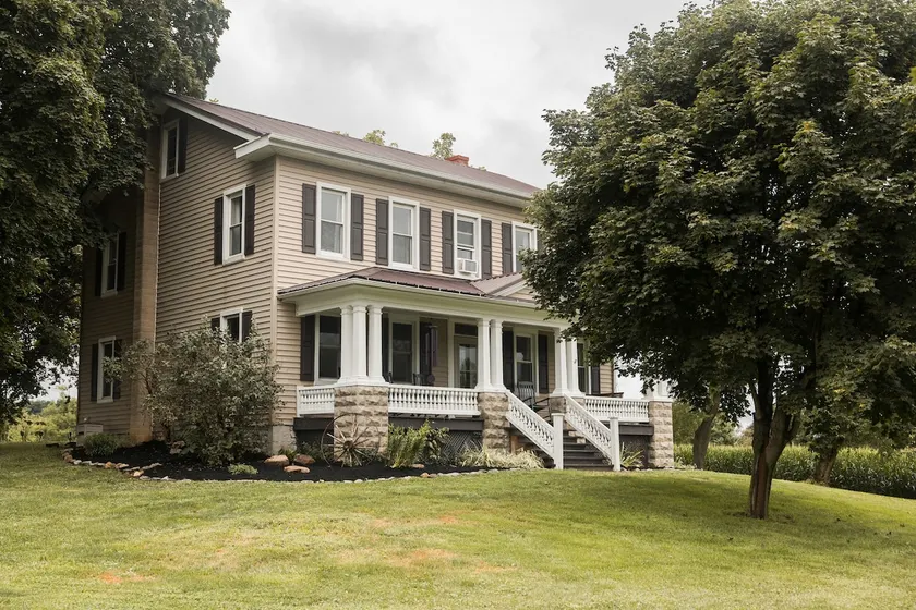 The Dwelling House - Cozy Farmhouse with hot tub - Image 1