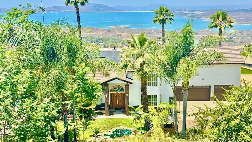 Private Hilltop Estate W Panoramic Views. Pets OK - Image 1