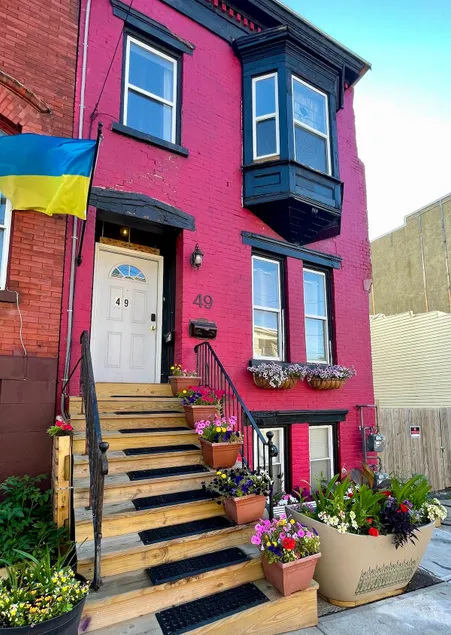 Downtown 3BR duplex full kitchen parking off i-787 - Image 1
