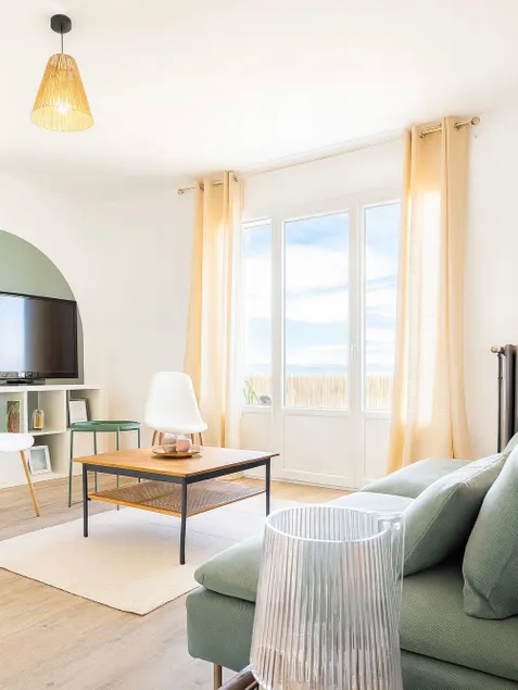 Close to train station, balcony, parking | Friendly & Quiet - Image 1