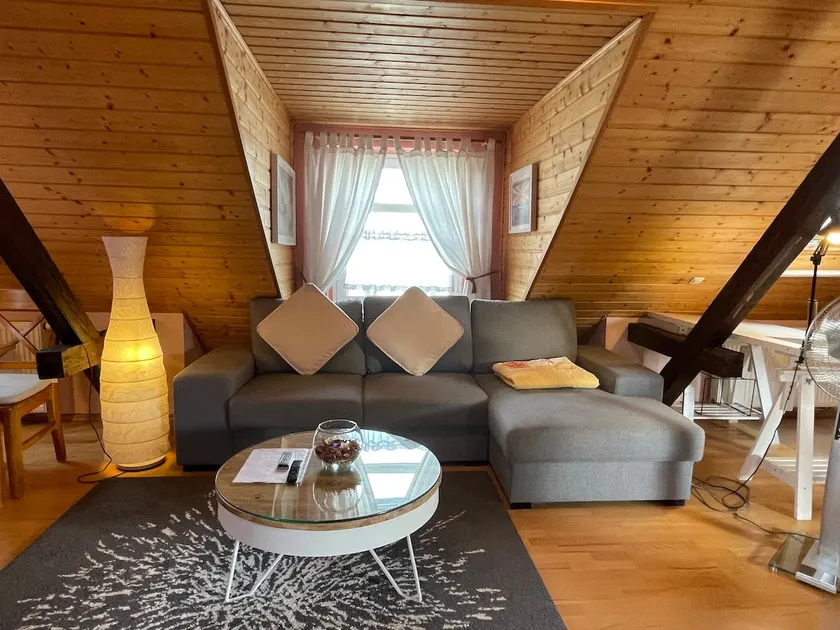 Large loft apartment near the S-Bahn – 5 min to the main train station - Image 1