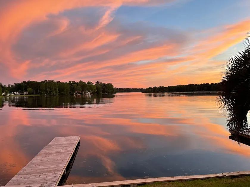 Lakefront Paradise! - Image 1