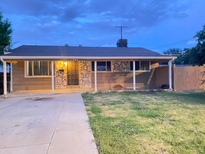 Denver Central Gem Perfect Location Modern Comfort - Image 1