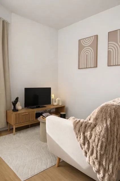 Quiet residence • Private balcony • Downtown within walking distance - Image 1