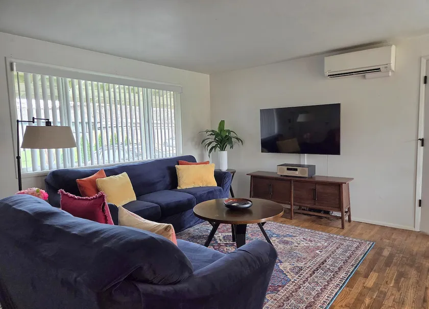 Walk to Autzen Stadium! Sunny 3 bedroom House - Image 1