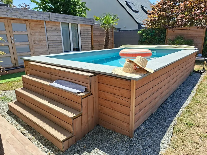 House with pool • Rennes Airport - Image 1