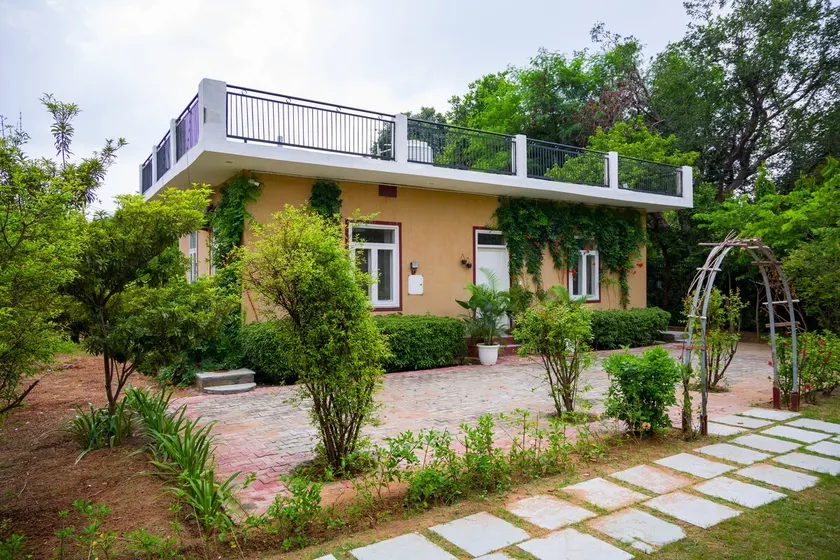 Pet-friendly Retreat W/ Garden, Shared pool - Image 1