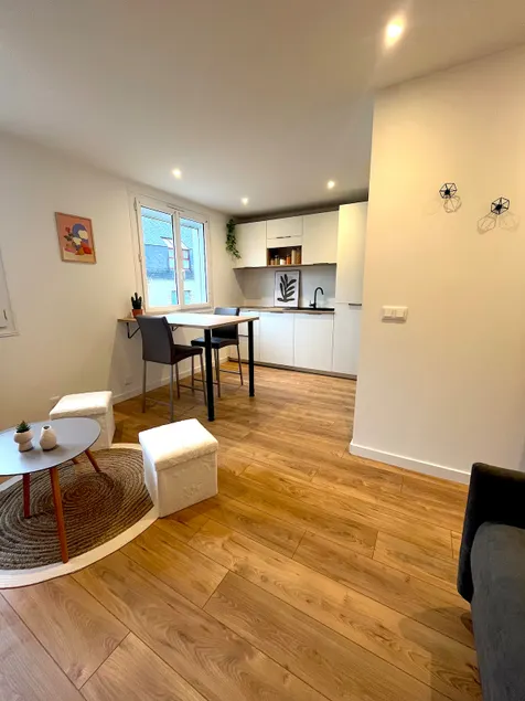 Cozy renovated studio in the heart of Bourg - Image 1