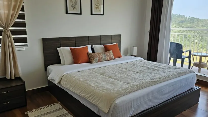 Superior Premium Balcony Room 1 - Image 1