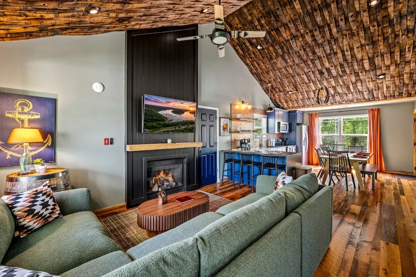 Bourbon Stave Lakehouse | Hot Tub | Pool - Image 1