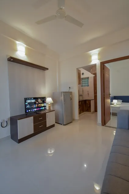 Warm & Welcoming 1BHK Home Away From Home - Image 1