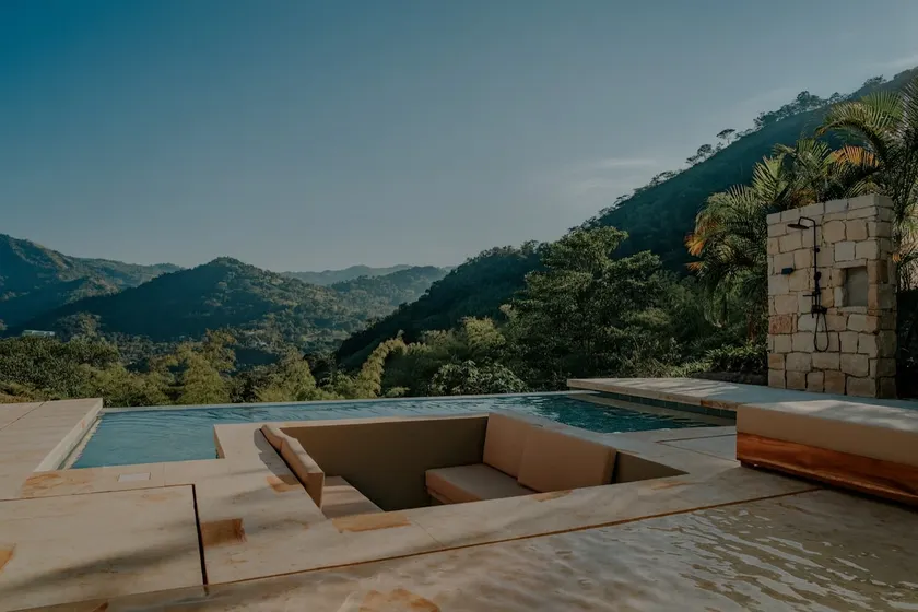 Luxury Getaway with Pool and Jacuzzi - Image 1