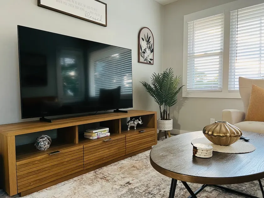 Mid-Century Modern Apartment - Image 1