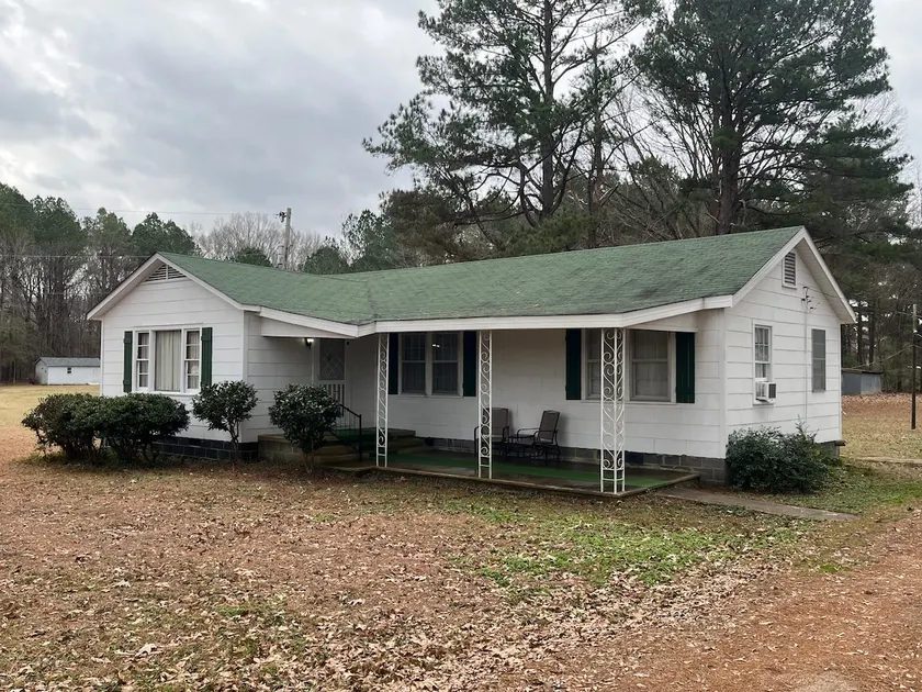 2 BR, Mid-Century Charm in Quiet Area, near Modine - Image 1