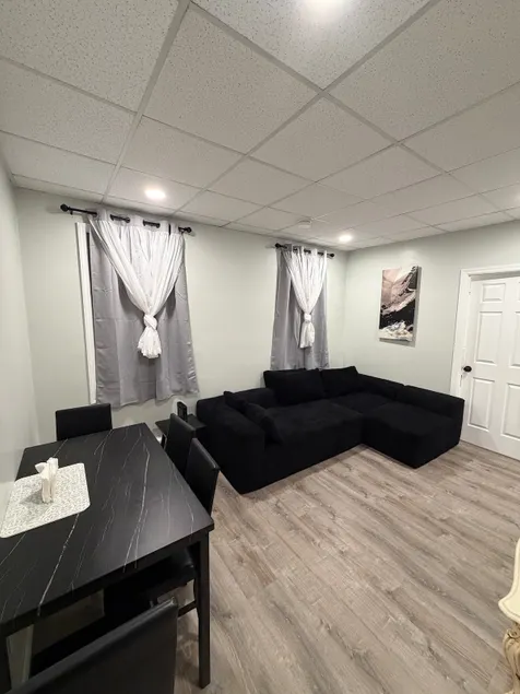 NY & World Cup Easy Commute | Newly Renovated Apt. - Image 1