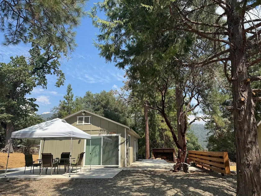 Yosemite Gateway Cottage - Image 1