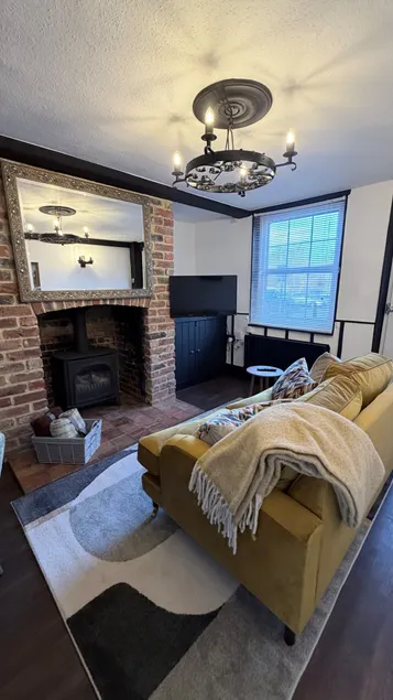 April cottage - Image 1