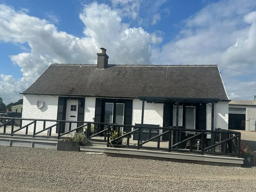 Riverside Cottage - Image 1