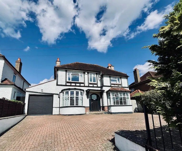 4 bed detached Epsom - Image 1