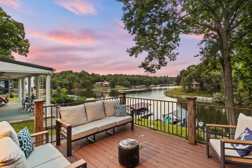 Cozy Cottage: Hot Tub, Dock, Slip &Kayaks - Image 1