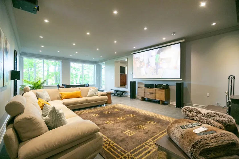 Luxury 4BR Stay with Swim Spa, Golf and Fireplaces - Image 1