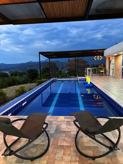 Rest in La Mesa: Pool, Jacuzzi and comfort - Image 1