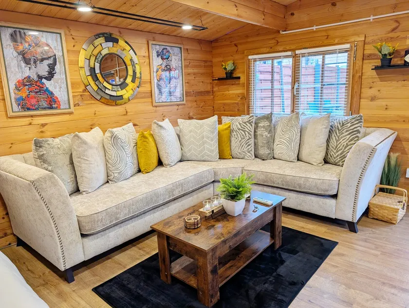 Log Cabin - Image 1