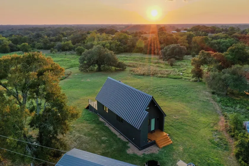Luxe Farmhouse with Scenic Views - Image 1