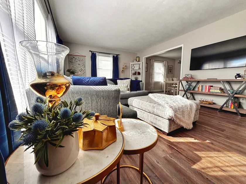 7 Min to Scheels • Sleeps 5 • Projector • Bunk Bed - Image 1