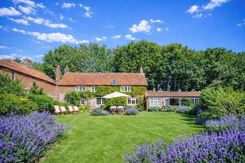 Escape to the countryside, Charming and Peaceful - Image 1