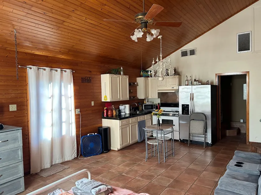 Cajun Courtyard studio guesthouse - Image 1
