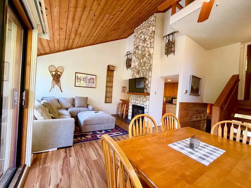 Cozy Oasis | Mountain Views + Ski Shuttle - Image 1