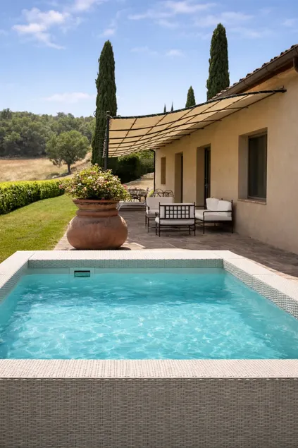 Private Cottage with Plunge Pool in Tuscan Estate - Image 1