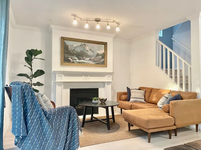 Charming entire house - Image 1