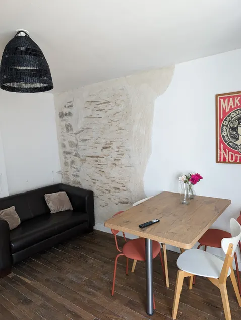 Charming apartment in the city center. - Image 1