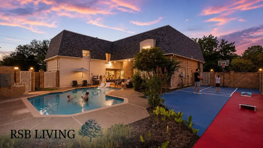 7BR 5BA w Pool Hot Tub Sport Court & Game Room - Image 1