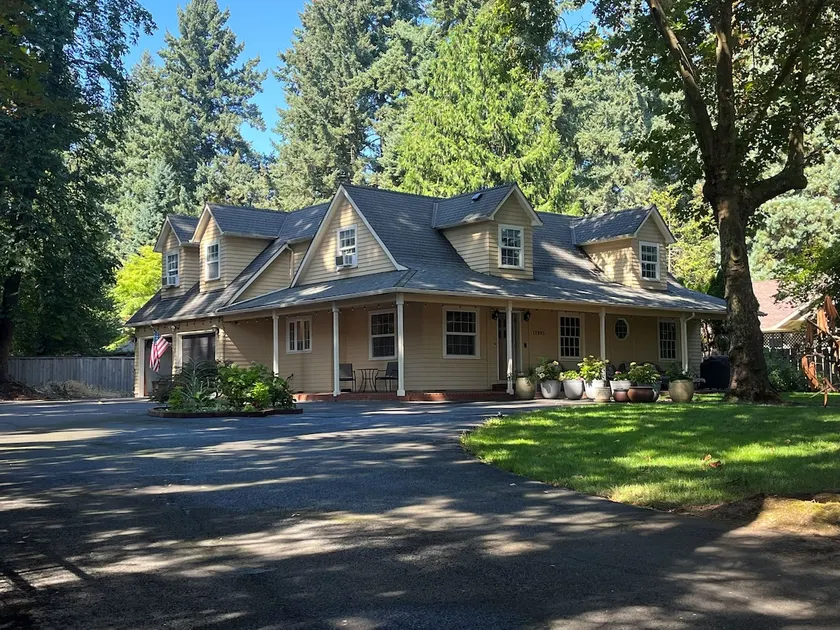 Beautiful gated forested home by Bridgeport Mall. - Image 1