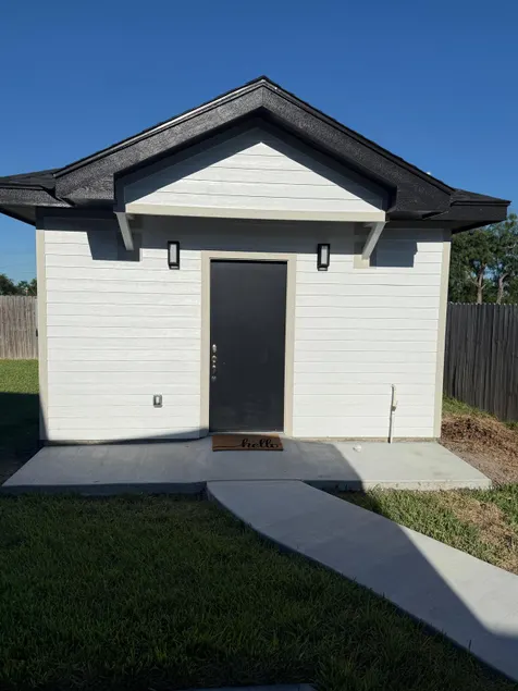 La Casita Blanca Mia - Image 1