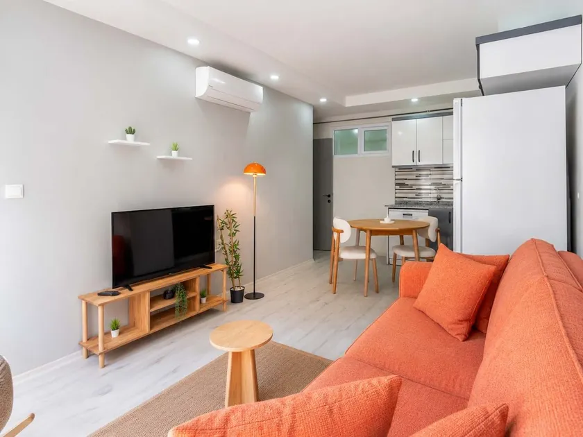 Central 2BR Apartment Near Old Town, Beaches&Malls - Image 1