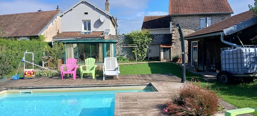 Cottage in the countryside, in the heart of the green triangle. - Image 1