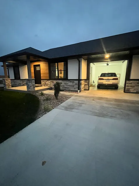 Contemporary Condo - Image 1