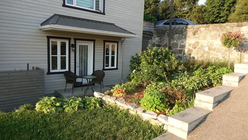At home, in the heart of Pointe-au-Pic - Image 1